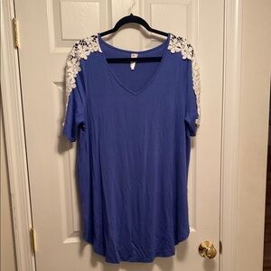 NWOT 42 Pops Blue Lace Shoulder Tunic…size XL